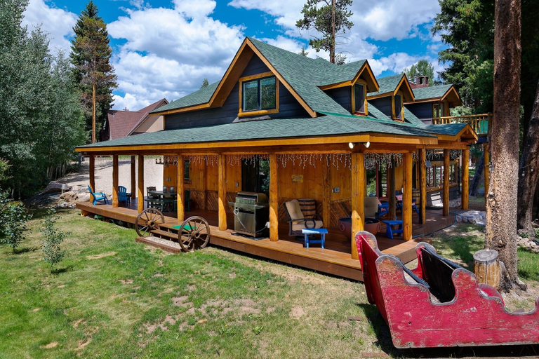 Exterior 5, The River House 3 Bedroom Cabin, Grand