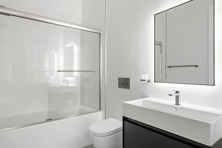 Room 4, Lux Penthouse 4-story Stunner Rooftop Views, Pinellas