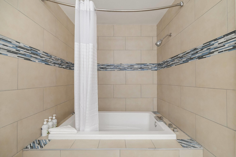 Bathroom 4, Wingate by Wyndham - Round Rock, Williamson