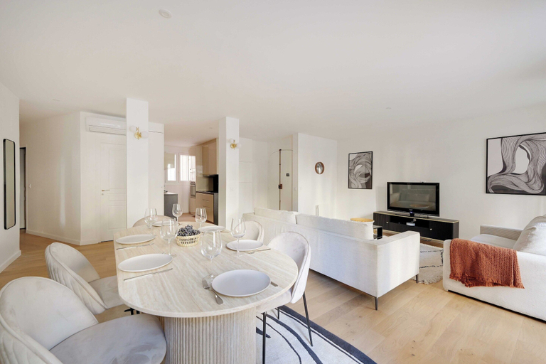 Living area 5, Superb apt A/C - 2br/6p - St Germain-des-pres, Paris