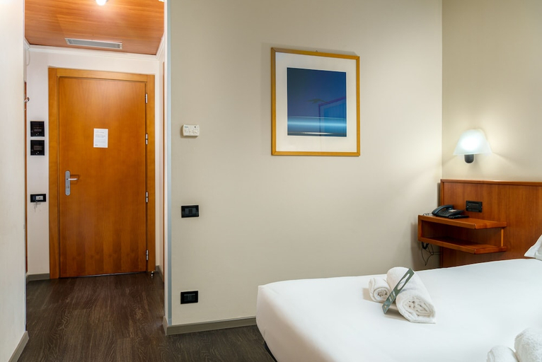 Bedroom 3, Hotel President, Torino