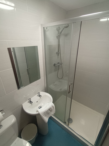 Bathroom 3, The Saltley Inn, Birmingham