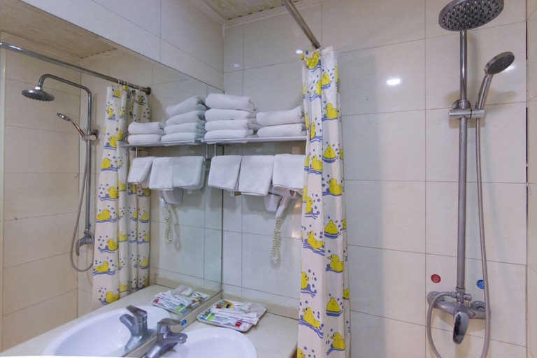 Bathroom 4, 169 Business Hotel, Beijing