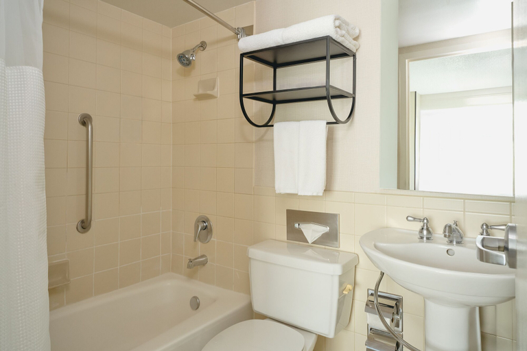 Bathroom 4, Hotel Rendale Washington DC, Washington D.C.