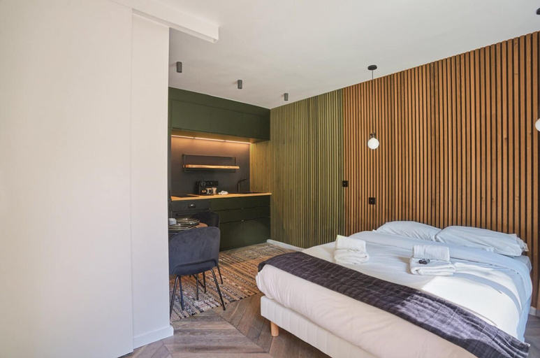 Room 2, Superb Suite in Neuilly Porte Maillot, Hauts-de-Seine