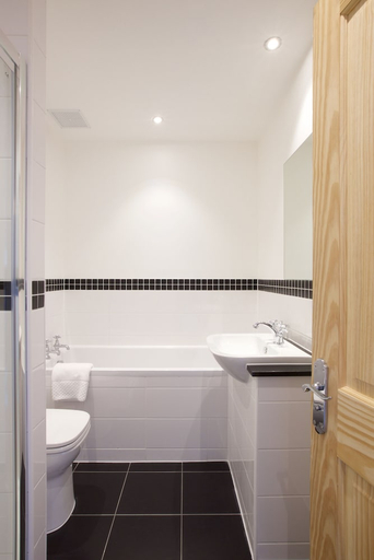 Bathroom 5, Stonefield Castle Hotel, Argyll and Bute