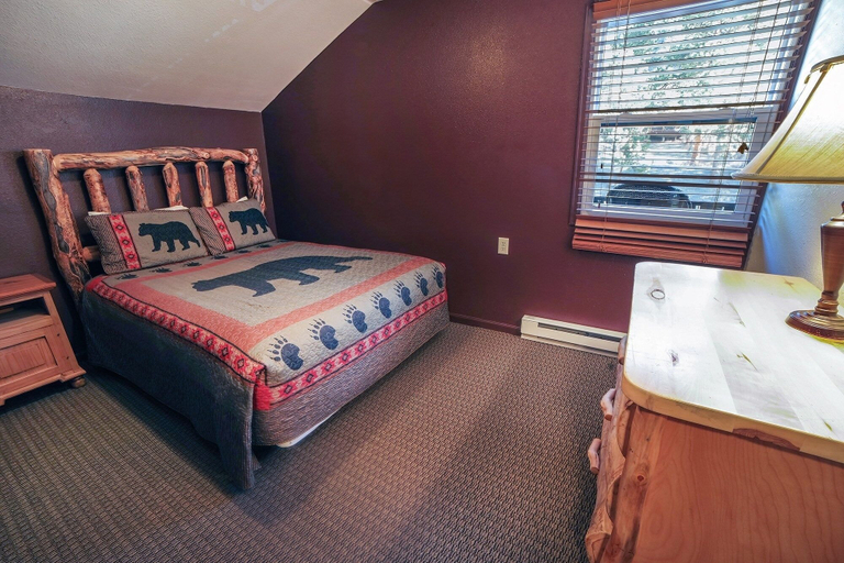 Bedroom 2, Fawn Valley Inn: 279 3 Bedroom Condo, Larimer