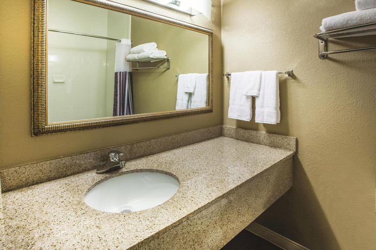 Bathroom 4, La Quinta Inn by Wyndham Indianapolis North at Pyramids, Indianapolis