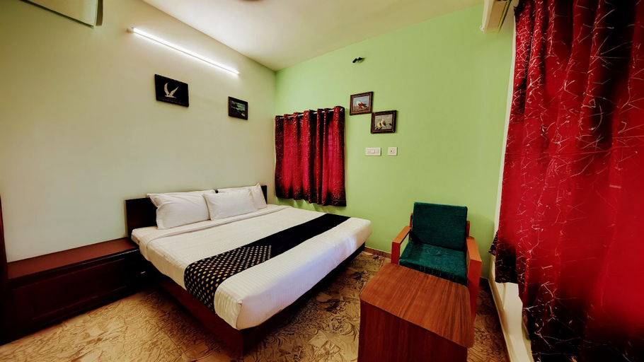 Bedroom 5, Naadi Grand Inn, Thanjavur