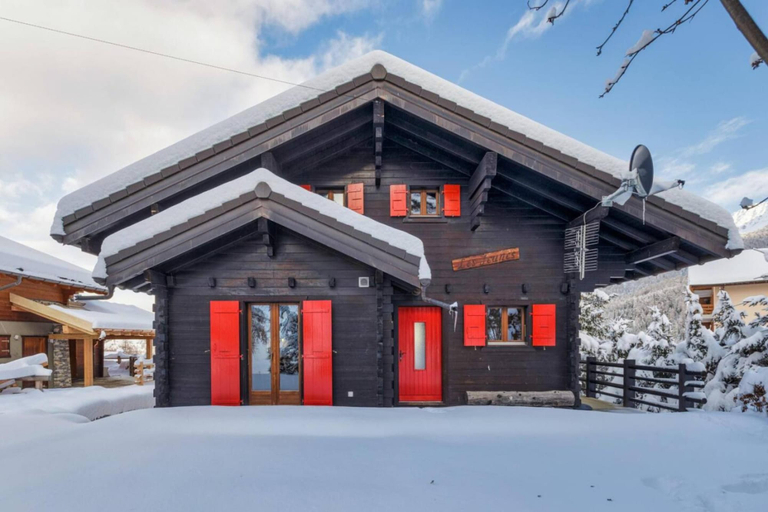Room 2, Chalet Les Jeunes - 8 Pax Swiss Ski Chalet, Martigny