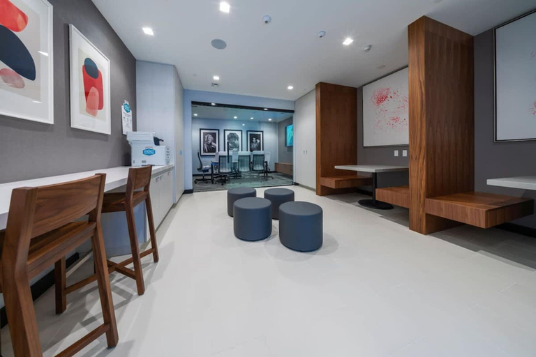 Restaurant, Brickell Skyline Balcony Corner Suite Near City Centre Luxe Pad, Miami-Dade