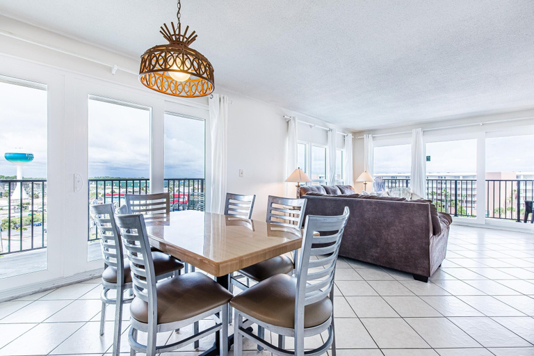 Food & Drinks 4, Sea Oats 712, Okaloosa