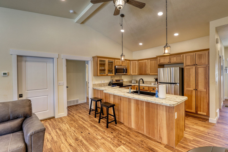 Room 2, Gold Rush Charm Meets Modern Comfort, Pennington