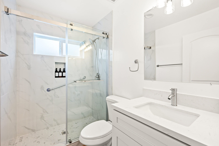 Room 4, Alhambra new Modern House 30plus Days Welcome, Los Angeles
