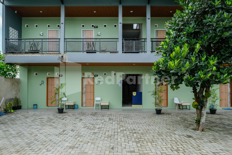 Exterior & Views 5, Kinara Homestay RedPartner near Sleman City Hall, Sleman