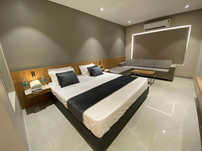 Bedroom 4, Hotel Soham, Nanded
