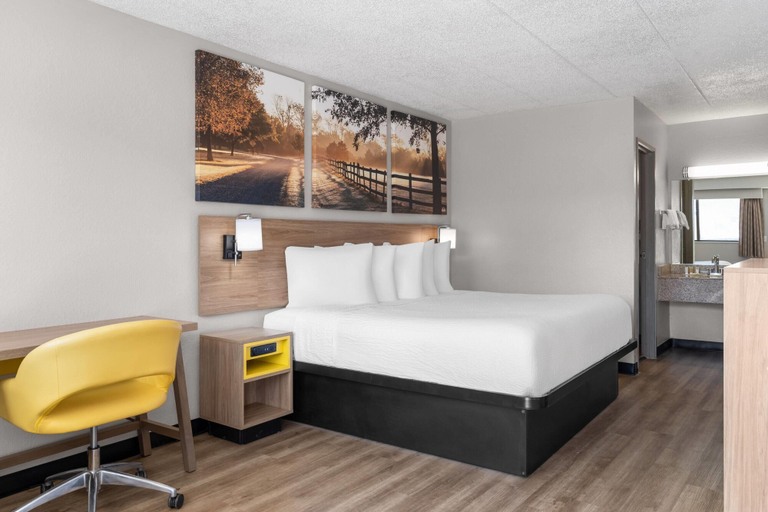 Bedroom 4, Days Inn by Wyndham Cloverdale Greencastle, Putnam