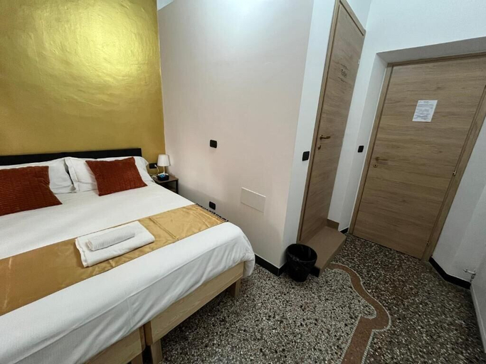 Room 4, Genova Gold Rooms, Genova