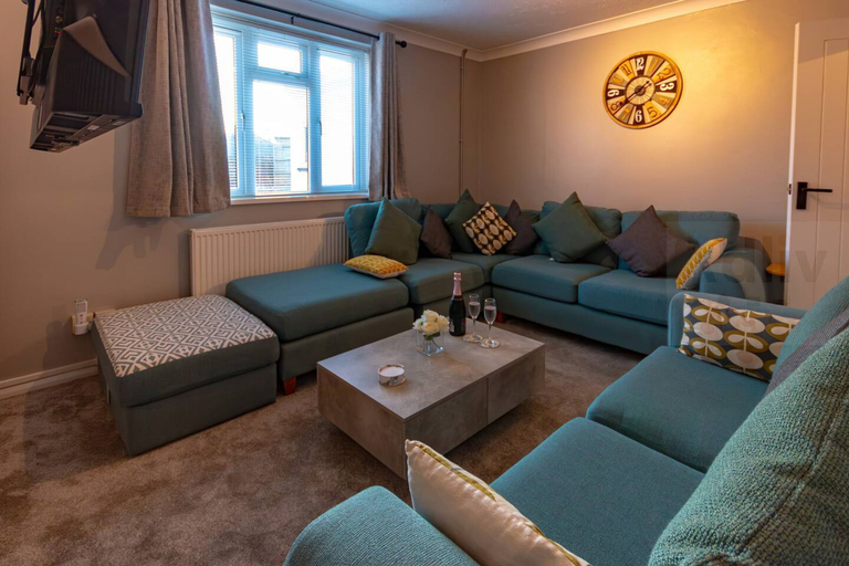 Room 2, Coastal Home Away From Home by Adliv, Kent