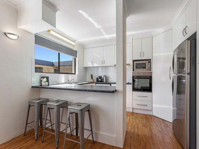 Others 4, Cosy 2-Bedroom Seaside Unit Steps from Beach, Maroochy - Maroochydore