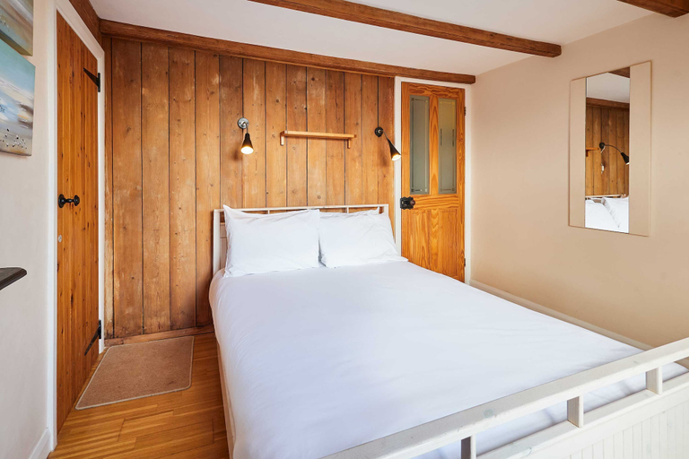 Room 2, Host Stay Sunbeam Cottage, North Yorkshire