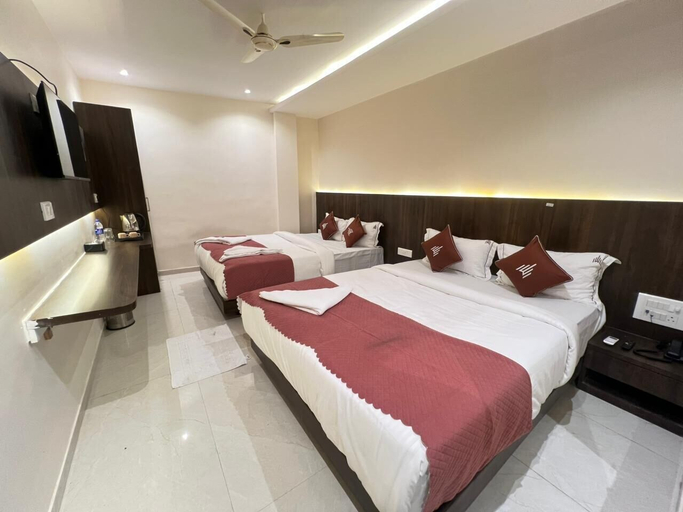 Room 3, CR Residency By Glitz Hotels, Mumbai Suburban