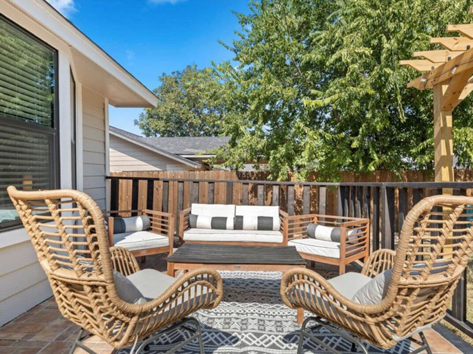Terrace/patio 4, Poolside Paradise Room Fire Pit Hot Tub, Williamson
