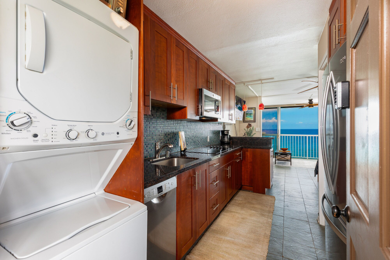 Private kitchen 2, Kona Magic Sands #305 Condo, Hawaii