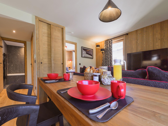 Dining 2, Apartment in Megeve With Stunning Mountain Views, Haute-Savoie