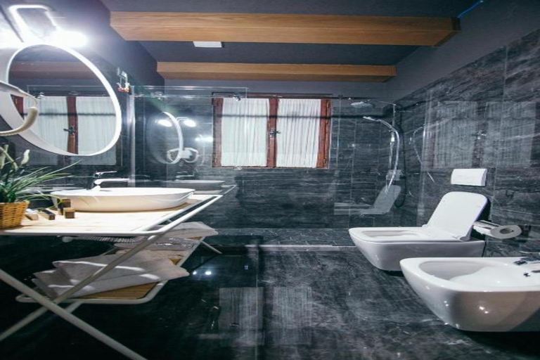 Bathroom 3, Cathedral Boutique Hotel, Korçës