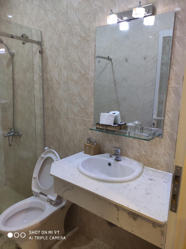 Bathroom 3, The Cozy Inn, District 1