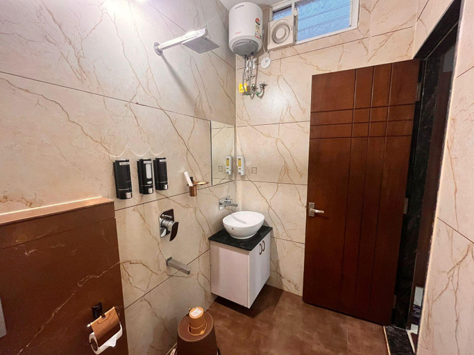 Bathroom 3, Skymoon Hotel And Restaurant , Indore
