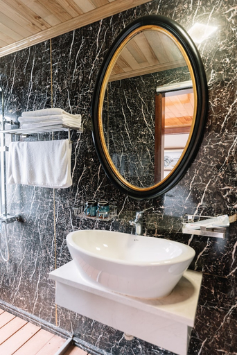 Bathroom 3, Daiichi Boutique Cruise , Cát Hải