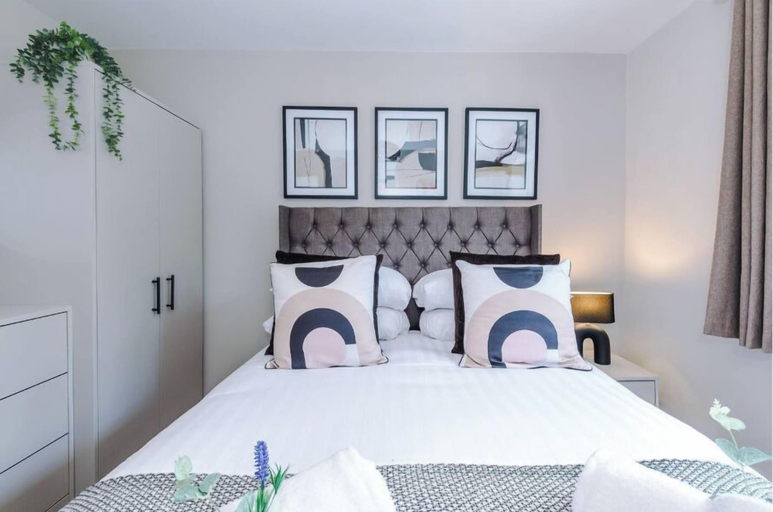 Room 3, 25 The Heywoods Newton, Cheshire West and Chester