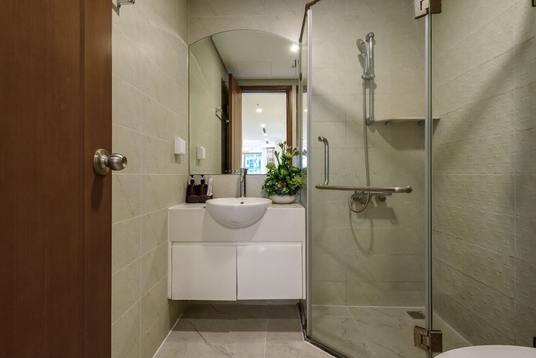 Bathroom 2, Vivian Landmark 81 Residence Luxury, Bình Thạnh