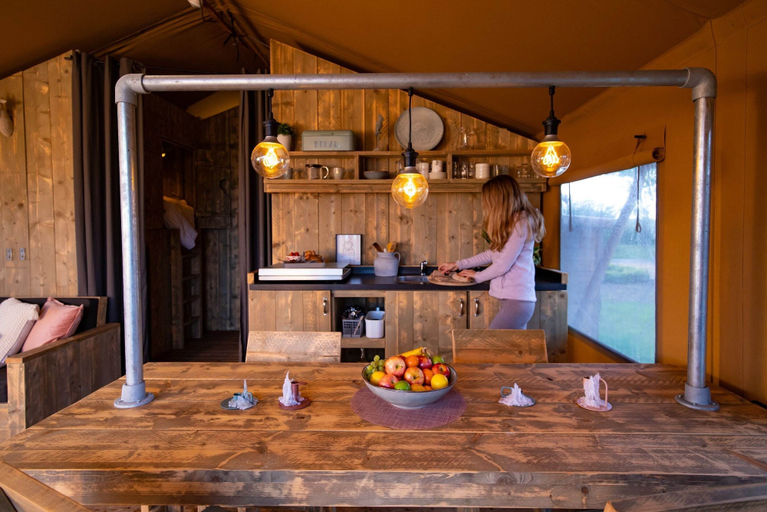 Dining 2, Campsite - Combined Tents With Kitchen and Bathroom Located Near a Pond, Noordoostpolder