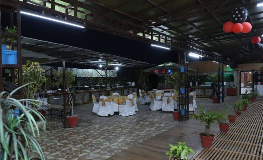 Food & Drinks 4, Hotel Rajhans Regency, Meerut