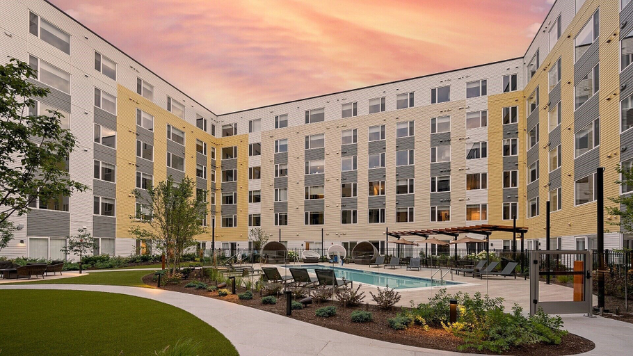 Pool 4, Hyatus Luxury Residences Everett, Middlesex