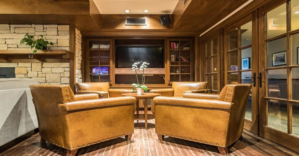 Public Area 4, Chateau Beauvallon, Les Laurentides