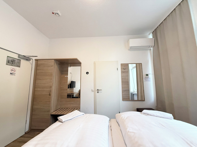 Bedroom 4, Central Hotel Duisburg, Duisburg