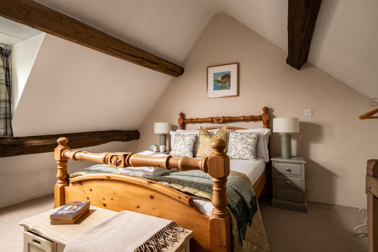 Bedroom 2, Magnolia Cottage, Gloucestershire