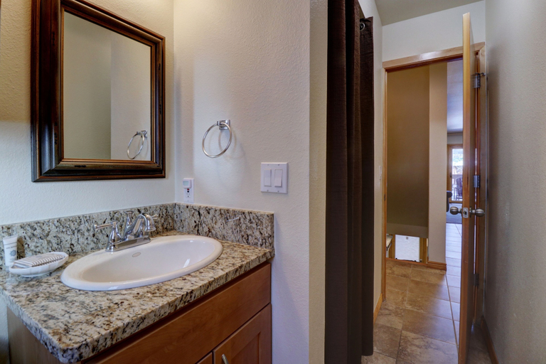 Bathroom 2, 727b Meadow Creek 2 Bedroom Townhouse, Summit