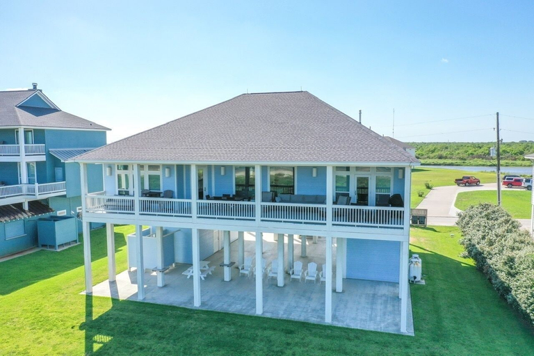 Property grounds 3, Seashells By The Seashore 3 Bedroom Home by RedAwning, Galveston