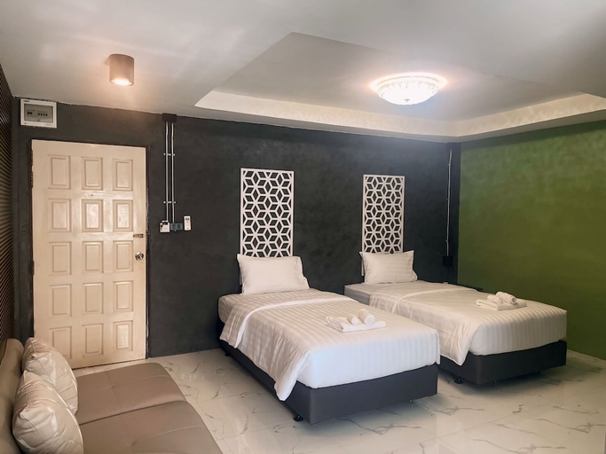 Others 2, Chainatgrand Hotel, Muang Chai Nat