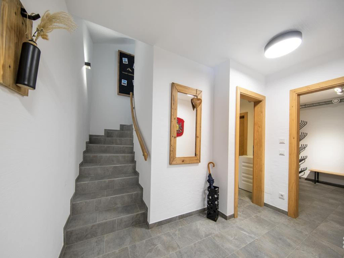4, Chalet near Slopes, Sleeps 6, Zell am See