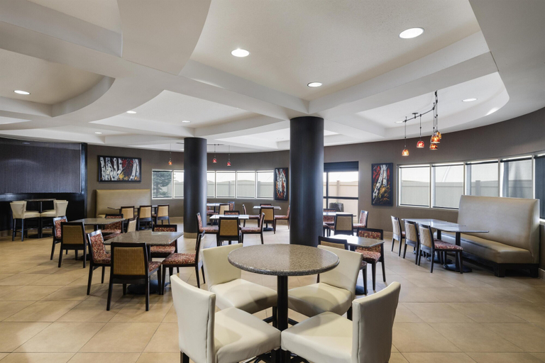 Food & Drinks 5, Best Western Premier Freeport Inn Calgary Airport, Division No. 6