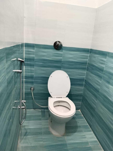 Bathroom 3, Kusum guest House, Faizabad