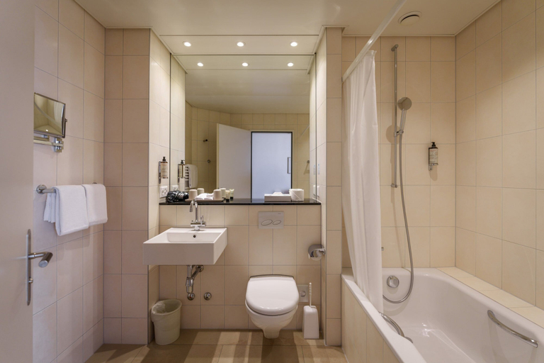 Bathroom 4, Hotel Schweizerhof Basel, Basel