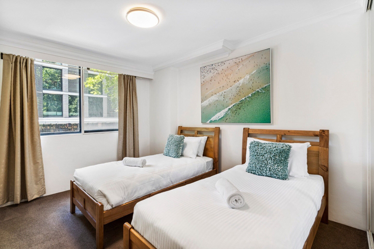 Bedroom 2, Poolside 2-bed Haven, Walk to City Centre, Sydney