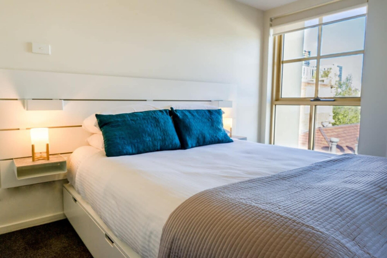 Room 4, Spacious City Stay Near Lygon Street Dining, Melbourne